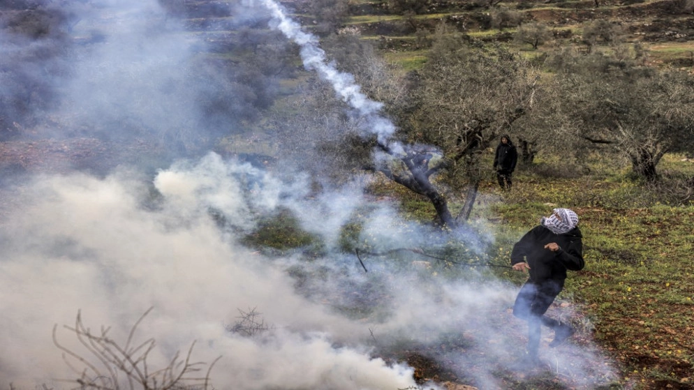 إصابة عدة فلسطينيين جراء قمع الاحتلال الإسرائيلي وقفة ضد انتهاكات المستوطنين