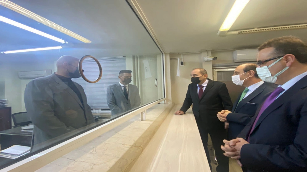 وزير الخارجية يؤكد أهمية استمرار بذل الجهود لمساعدة الأردنيين في الظروف الصعبة