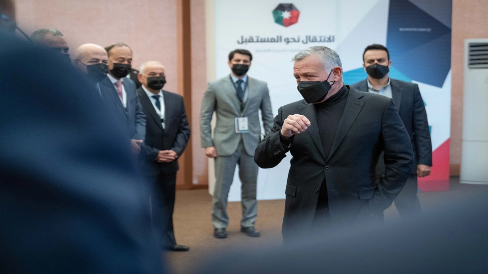 الملك يؤكد أهمية تجديد أسطول النقل العام والاستثمار في مشاريع الربط الإقليمي