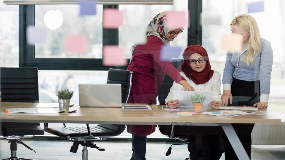 مطالب بتعزيز المشاركة الاقتصادية للمرأة وتوفير بيئة عمل ملائمة لها في الأردن
