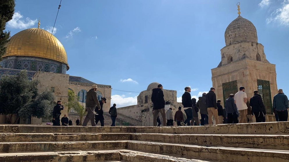 عشرات المستوطنين يقتحمون المسجد الأقصى