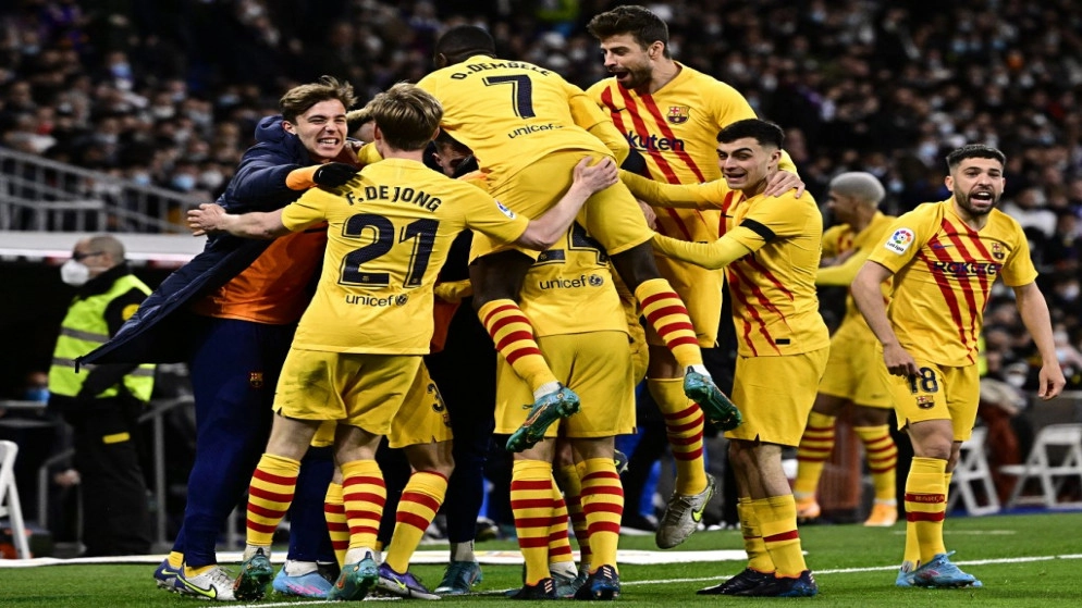برشلونة يضرب ريال مدريد برباعية نظيفة في عقر داره