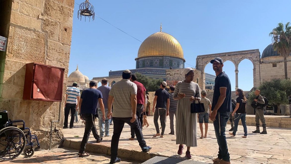 عشرات المستوطنين يقتحمون المسجد الأقصى بحماية شرطة الاحتلال الإسرائيلي