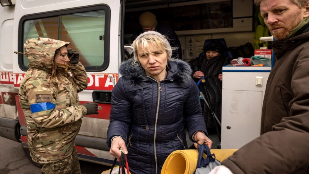 كييف ترسل 45 حافلة لإجلاء مدنيين من ماريوبول