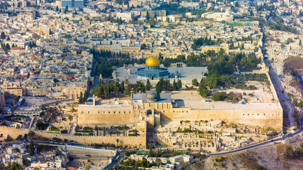 35 ألفا يؤدون صلاة الجمعة في المسجد الأقصى