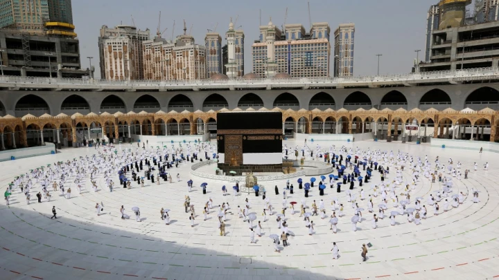 مغادرة أول أفواج بعثة الملكة لأداء العمرة الثلاثاء