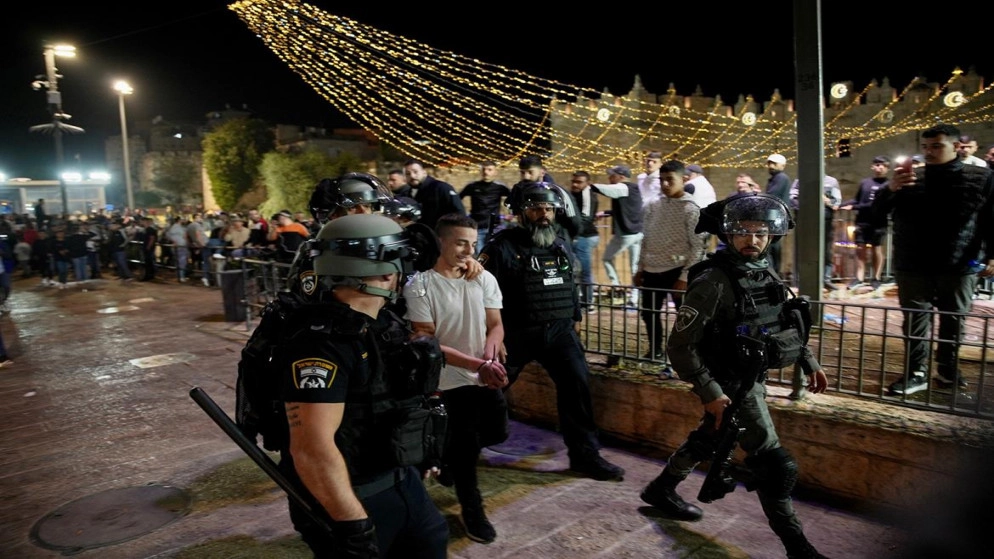 قوات الاحتلال الإسرائيلي تعتقل 5 فلسطينيين من منطقة باب العامود
