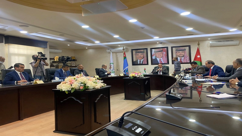 وزير الداخلية يؤكد أهمية دور المواطن في خفض الأسعار من خلال الإبلاغ عن الأسعار المرتفعة والمخالفة