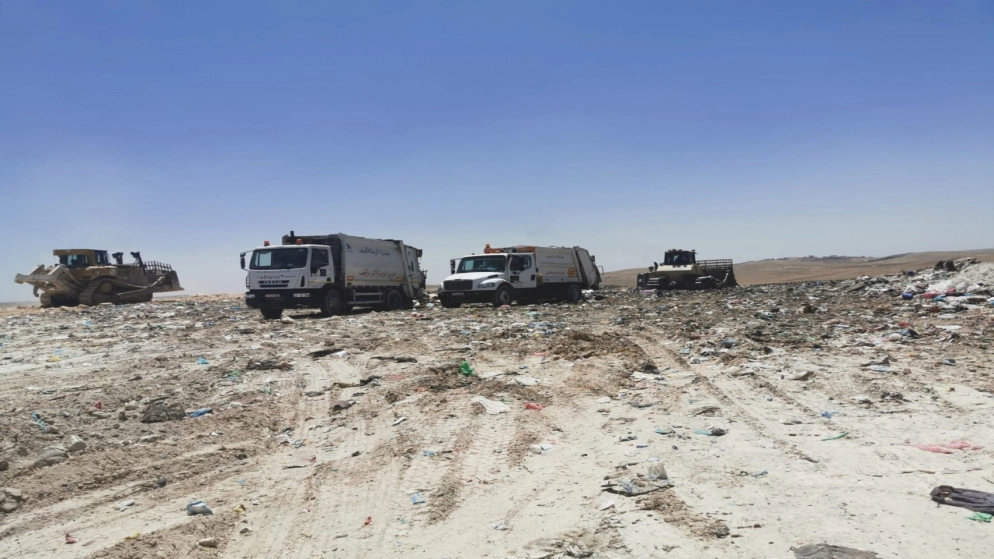 بدء العمل بمشروع مكب الأزرق الجديد