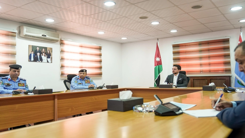 ولي العهد يزور إدارة البحث الجنائي ويدعو لمواكبة التقدم المتسارع في التكنولوجيا