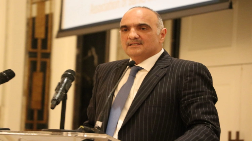 رئيس الوزراء: الملك طمأنني أنه بخير وسيكون بيننا خلال أيام
