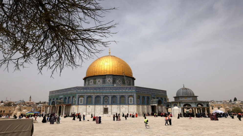 حراس المسجد الأقصى يمنعون 3 مستوطنين من اقتحامه