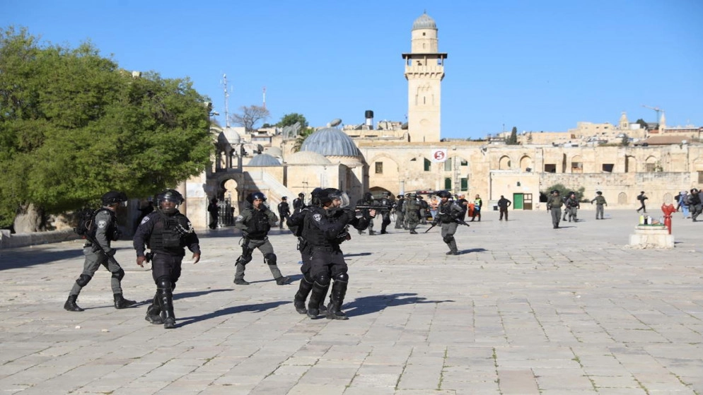 160 إصابة جراء اعتداء الاحتلال الإسرائيلي على المصلين في المسجد الأقصى