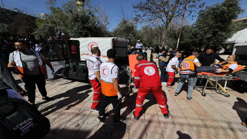 جمعية الهلال الأحمر عالجت 224 إصابة الجمعة في الأراضي الفلسطينية المحتلة