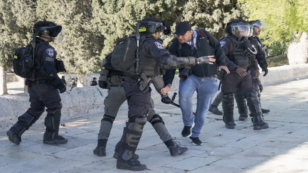خطيب المسجد الأقصى يدعو للتحرك الدولي لحماية المسجد الأقصى