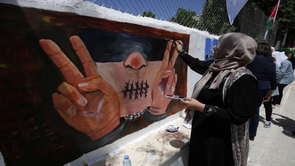 2140 معتقلا فلسطينيا منذ مطلع العام الحالي بالتزامن مع ذكرى يوم الأسير الفلسطيني