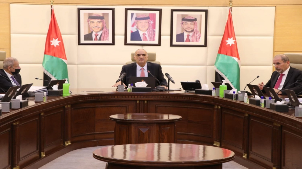 رئيس الوزراء يؤكد عمل الحكومة من أجل التصدي للإجراءات الإسرائيلية اللاشرعية