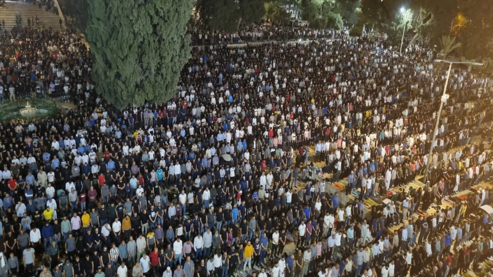 220 ألف مصل خلال صلاة التراويح يوم الجمعة في المسجد الأقصى