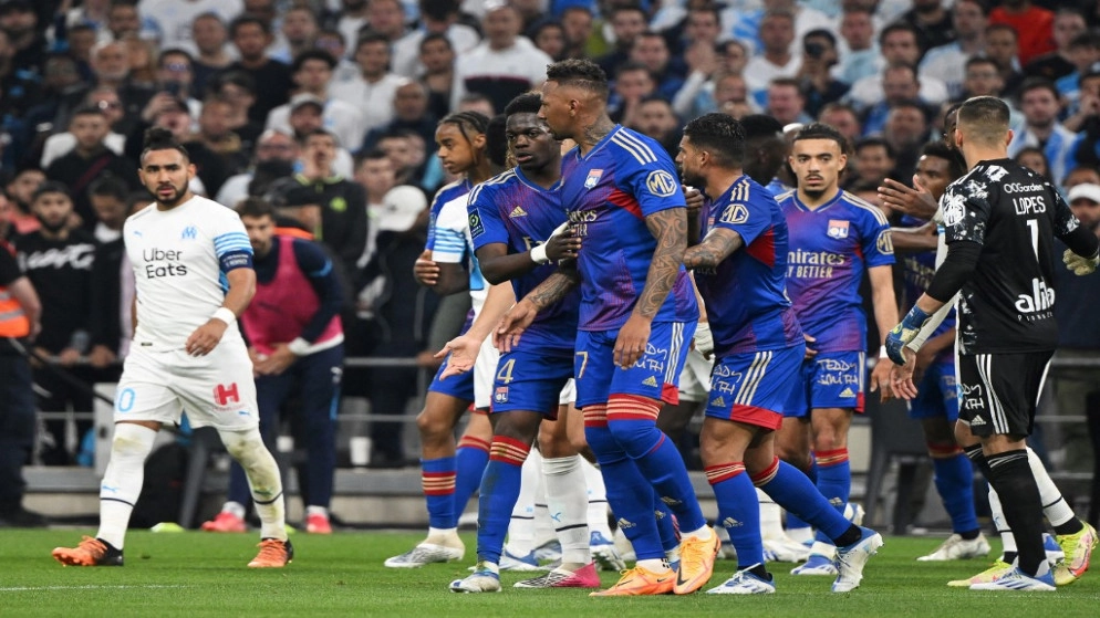 ليون يهزم مرسيليا 3-0 في الدوري الفرنسي