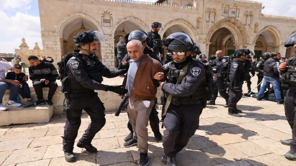 مدير المسجد الأقصى: قوات الاحتلال الإسرائيلي اعتقلت 60 شخصا من ساحات المسجد