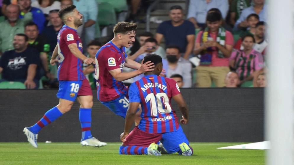 برشلونة ينتزع الفوز أمام بيتيس ويضمن التأهل لدوري الأبطال