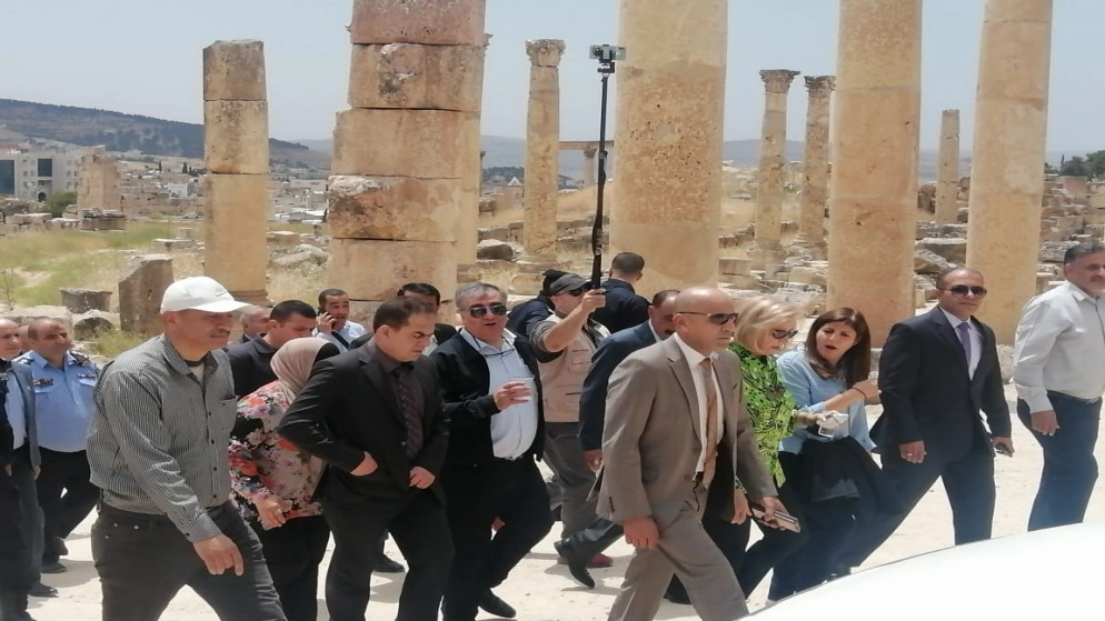 وزيرة الثقافة تؤكد خلال زيارتها إلى جرش "رفضها الاعتداء" على الأماكن الأثرية