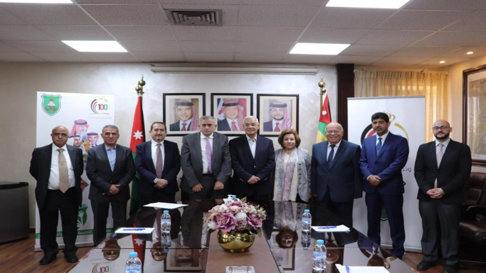 رئيس الجامعة الأردنية يستقبل رئيس وأعضاء نادي خريجي الجامعة
