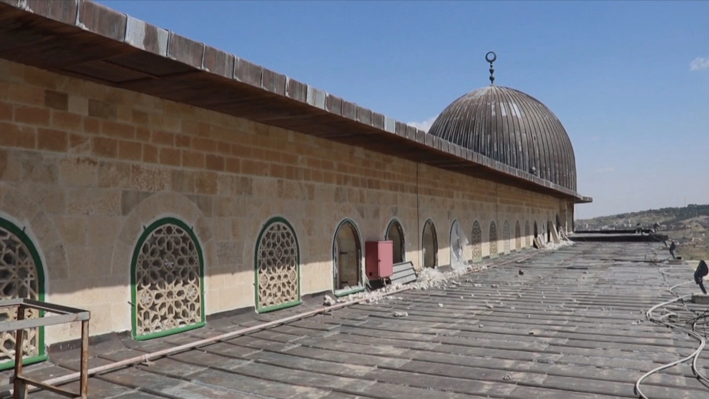 قوات الاحتلال الإسرائيلية تغلق المصلى القبلي وتحاصر المرابطين داخله