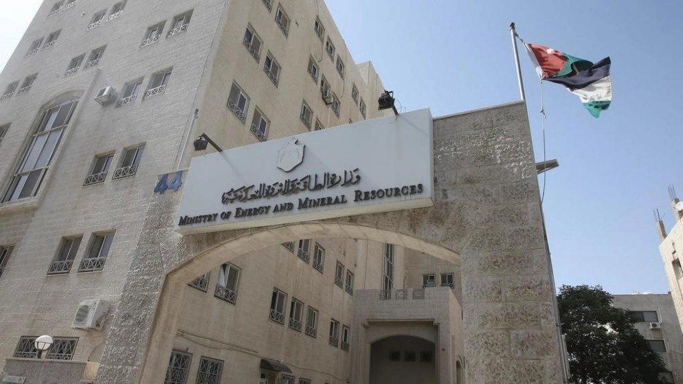 وزارة الطاقة: انخفاض أسعار البنزين بنوعيه وارتفاع السولار والكاز عالميا