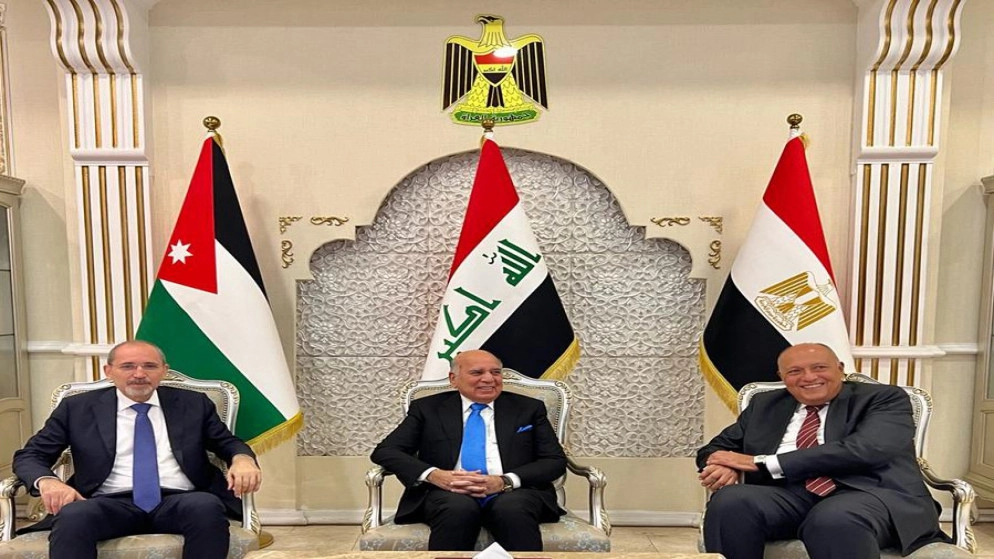 وزير الخارجية في بغداد لعقد لقاءات مع نظيريه العراقي والمصري
