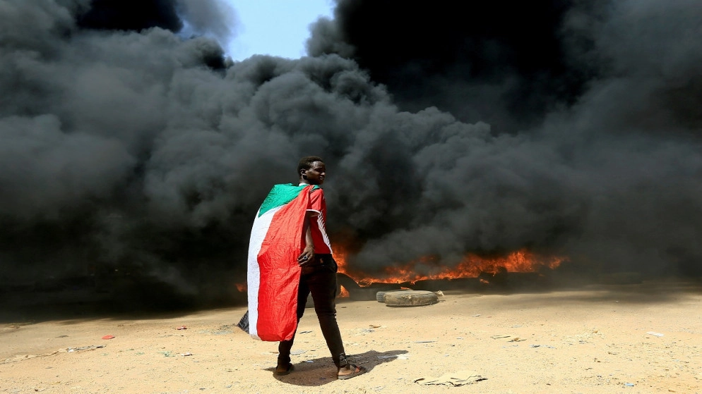محتجو شرق السودان ينهون اعتصامهم بعد استقالة مسؤول كبير