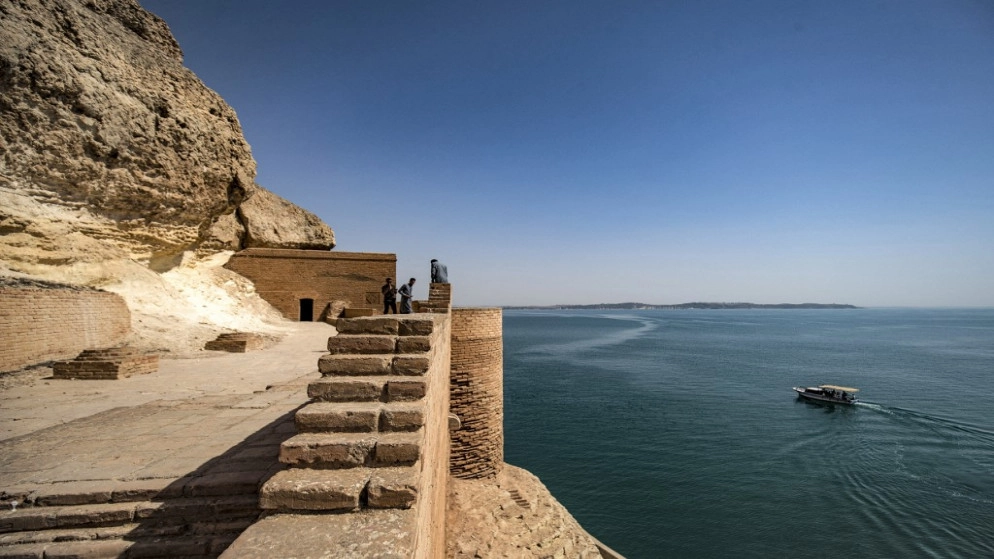 قلعة جعبر الأثرية متنفس للسوريين بعد سنوات من الانقطاع بسبب الحرب