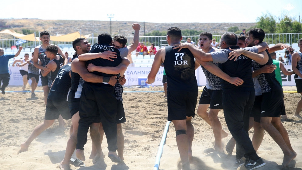 "انتصاران تاريخيان" لمنتخب الناشئين في بطولة العالم لكرة اليد الشاطئية ليعبر للدور الثاني