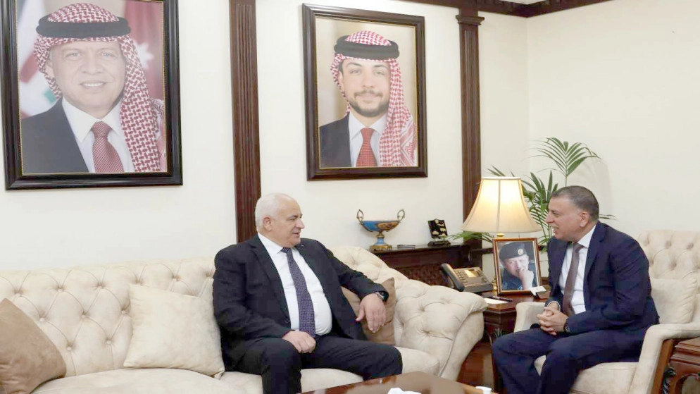 وزير الداخلية يبحث مع نظيره الفلسطيني سبل التعاون والتنسيق