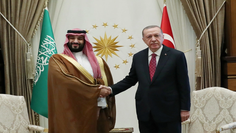 ولي العهد السعودي يواصل جولته الإقليمية ويصل إلى أنقرة
