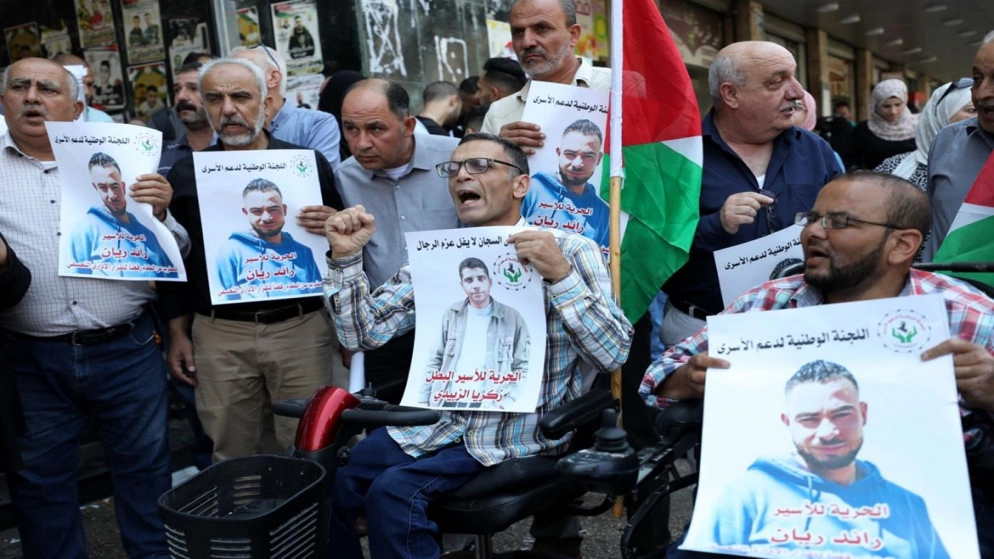 أسير فلسطيني يواصل إضرابه عن الطعام لليوم الـ 86