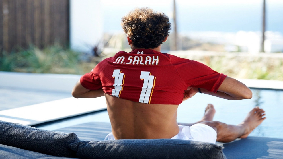 ليفربول يعلن تمديد عقد النجم المصري محمد صلاح لـ"فترة طويلة"