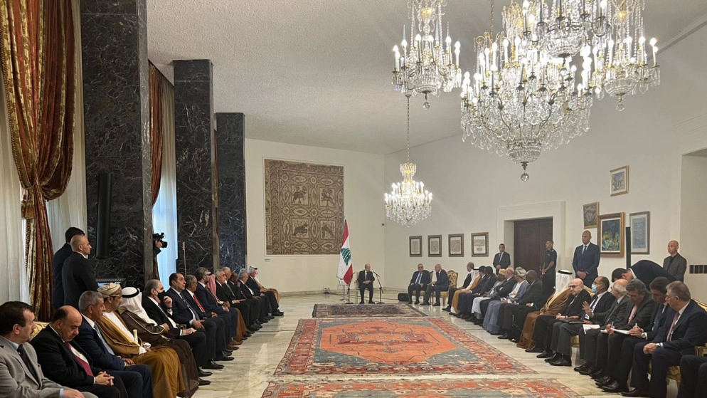 وزير الخارجية ينقل تحيات الملك إلى الرئيس اللبناني
