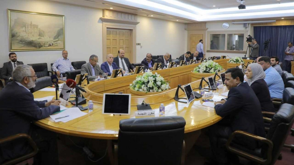 "خدمات الأعيان" تستمع لمطالب نقابة أصحاب المطاعم والحلويات