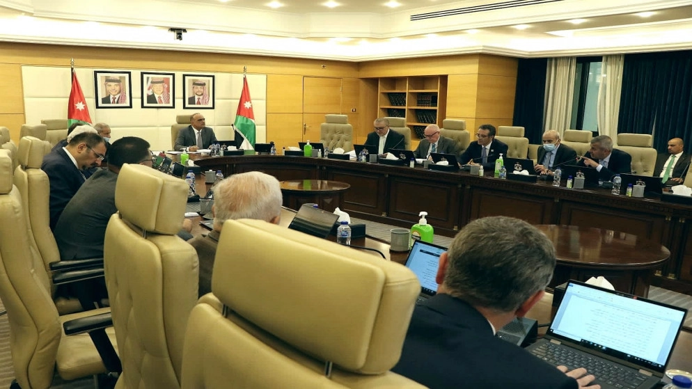الخصاونة يؤكد على ضرورة الاستمرار في اتخاذ إجراءات توفير المخزون الغذائي