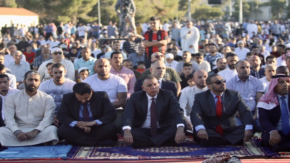 الأردنيون يؤدون صلاة عيد الأضحى في محافظات المملكة