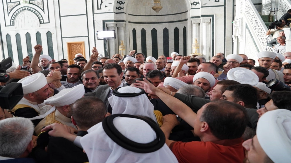 الرئيس السوري يؤدي صلاة عيد الأضحى في مدينة حلب
