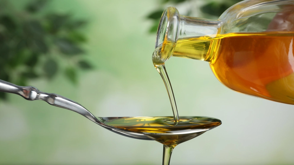 أسعار زيت النخيل الماليزي تنخفض إلى أقل مستوياتها في عام