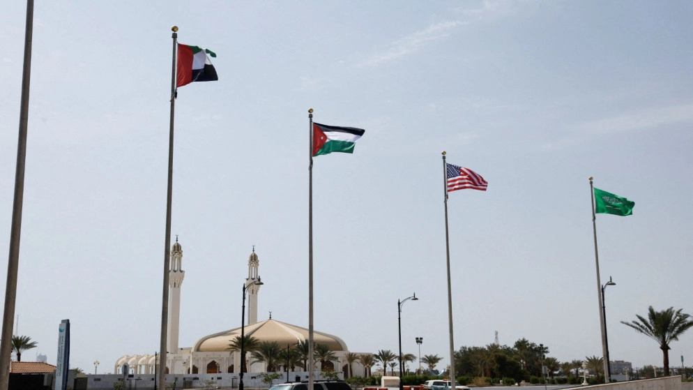 الملك يشارك اليوم في قمة جدة للأمن والتنمية