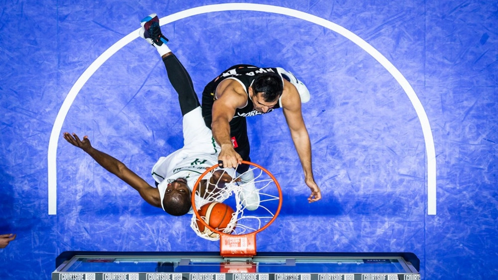 منتخب كرة السلة يفوز على نظيره السعودي ويبلغ مباراة مؤهلة لربع نهائي كأس آسيا