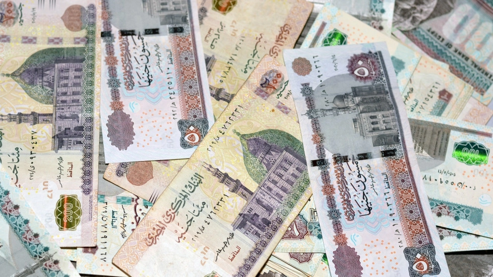 الجنيه المصري يلامس أدنى مستوى في 5 أعوام ونصف مقابل الدولار