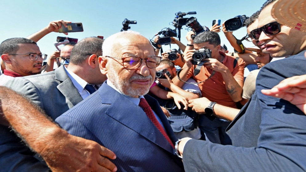 القضاء التونسي يبقي على الغنوشي طليقا إثر استجوابه بتهم تبييض أموال