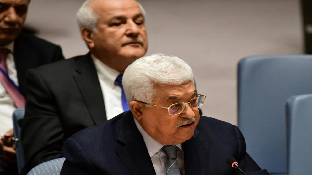 الرئيس الفلسطيني يزور فرنسا لبحث التطورات السياسية