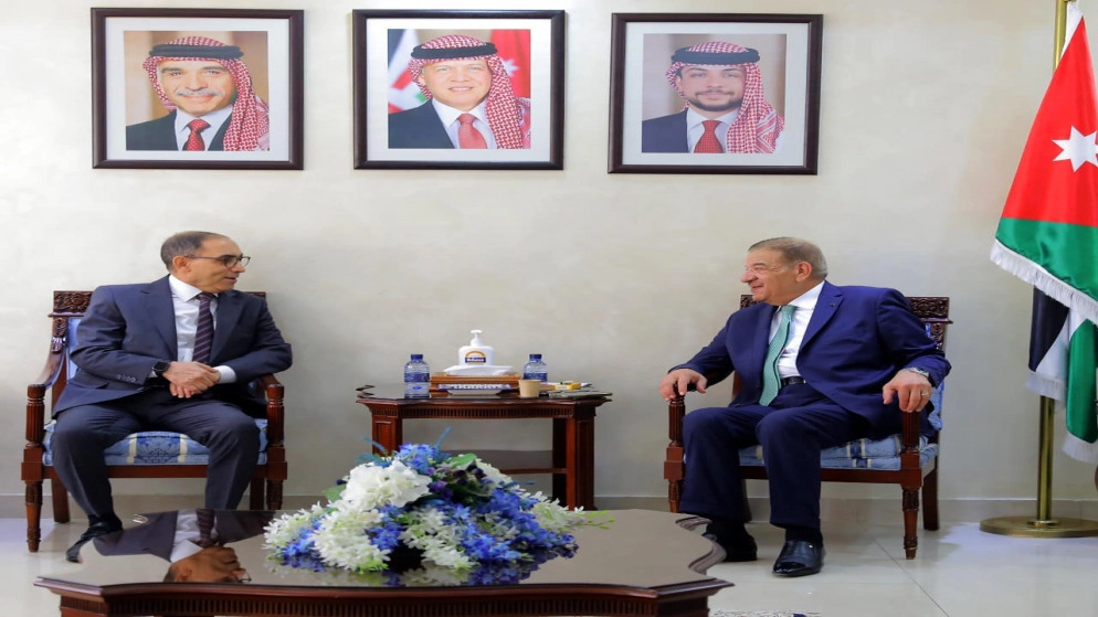 الأردن يتسلم دعوة لحضور مؤتمر اتحاد مجالس دول منظمة التعاون الإسلامي في الجزائر