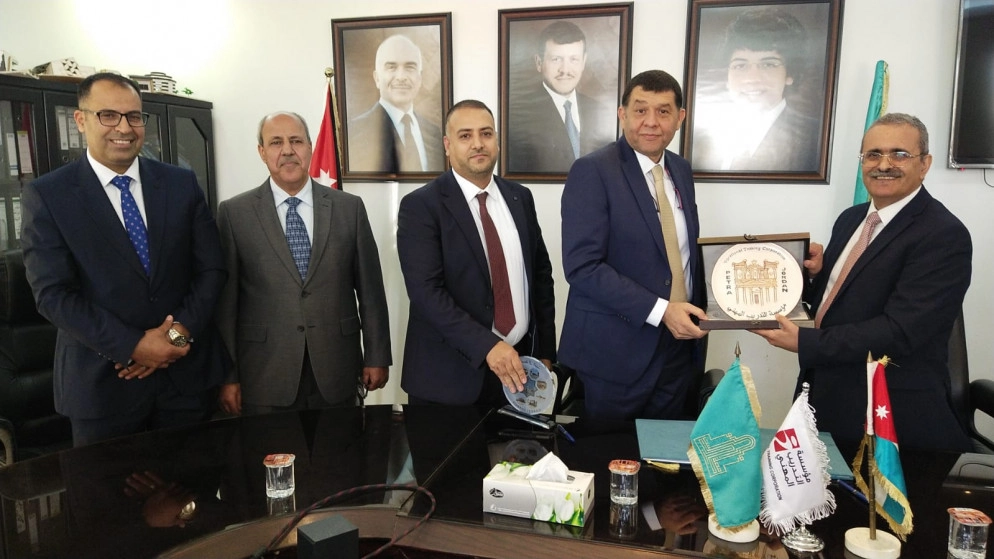 وزير العمل ورئيس جامعة آل البيت يوقعان اتفاقية تعاون في مجال التدريب المهني